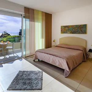 Zeus Residencia *** Cannizzaro